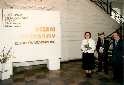 Otwarcie wystawy "Uczeni poznańscy" - ze zbiorów APAN w Poznaniu w dniu 21.03.1997 r. w Bibliotece Raczyńskich. Organizator wystawy Archiwum PAN w Poznaniu. Komisarz wystawy dr Anna Marciniak